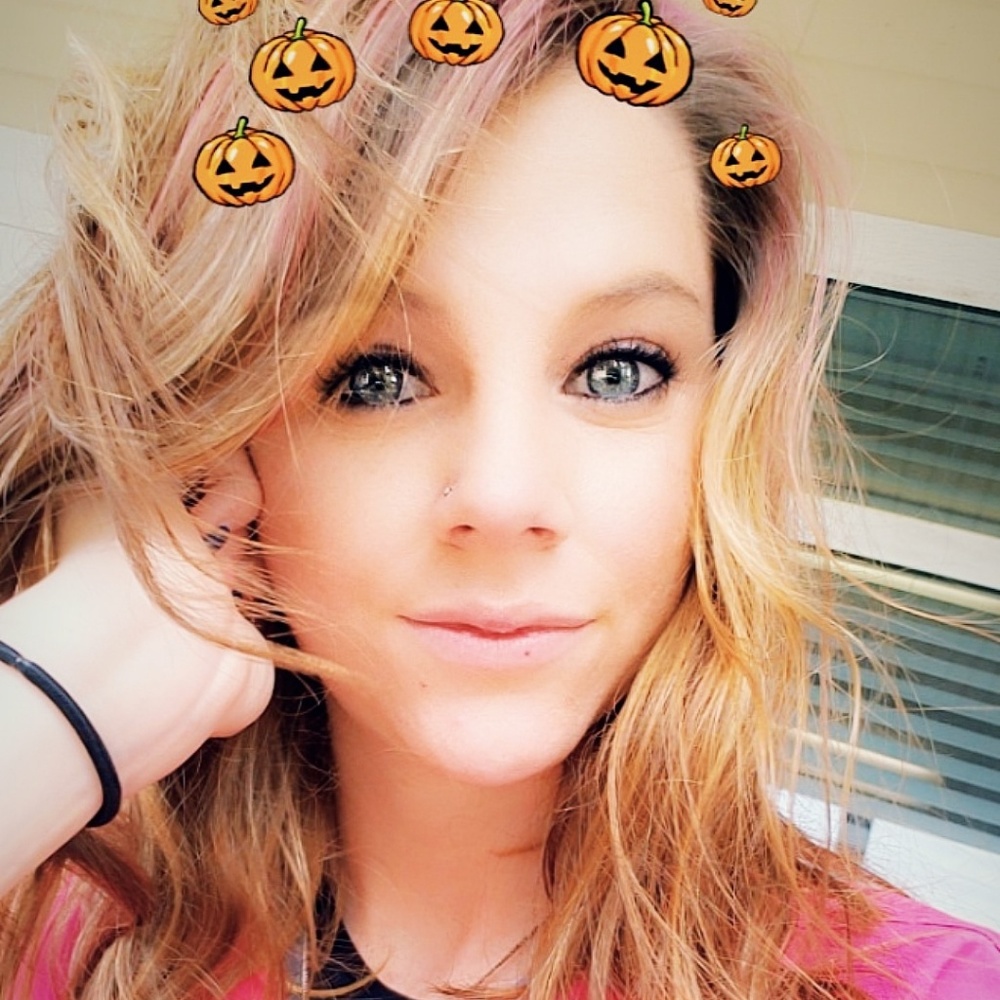 Meet your Posher, Kelly